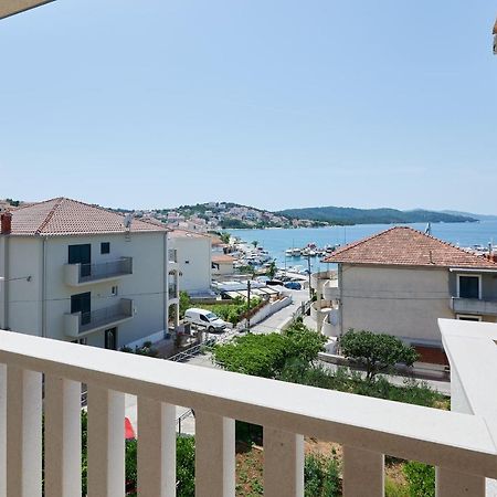 T&T Sea View Apartments Trogir Extérieur photo