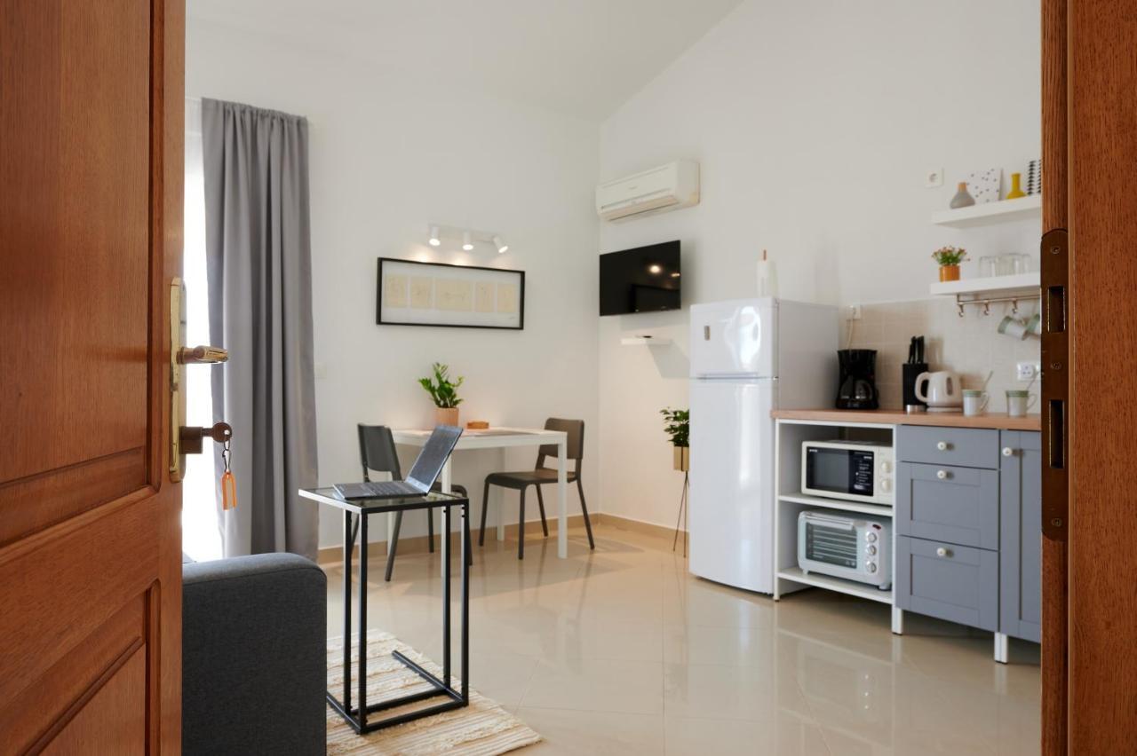 T&T Sea View Apartments Trogir Extérieur photo