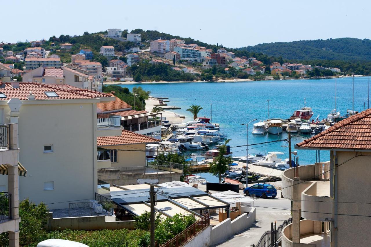 T&T Sea View Apartments Trogir Extérieur photo
