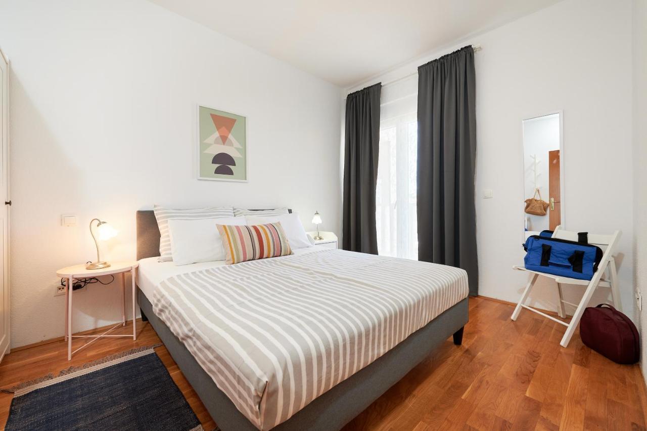 T&T Sea View Apartments Trogir Extérieur photo
