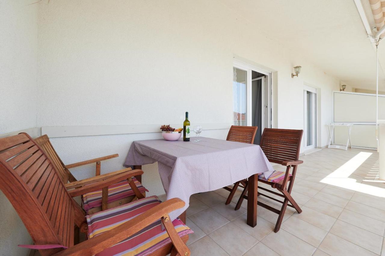 T&T Sea View Apartments Trogir Extérieur photo