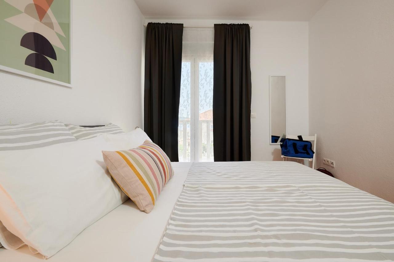 T&T Sea View Apartments Trogir Extérieur photo