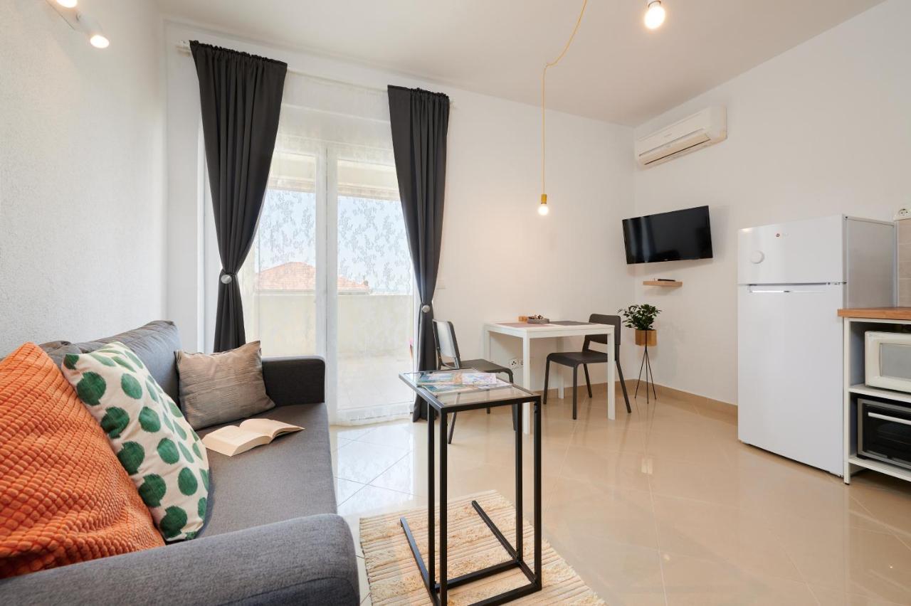T&T Sea View Apartments Trogir Extérieur photo