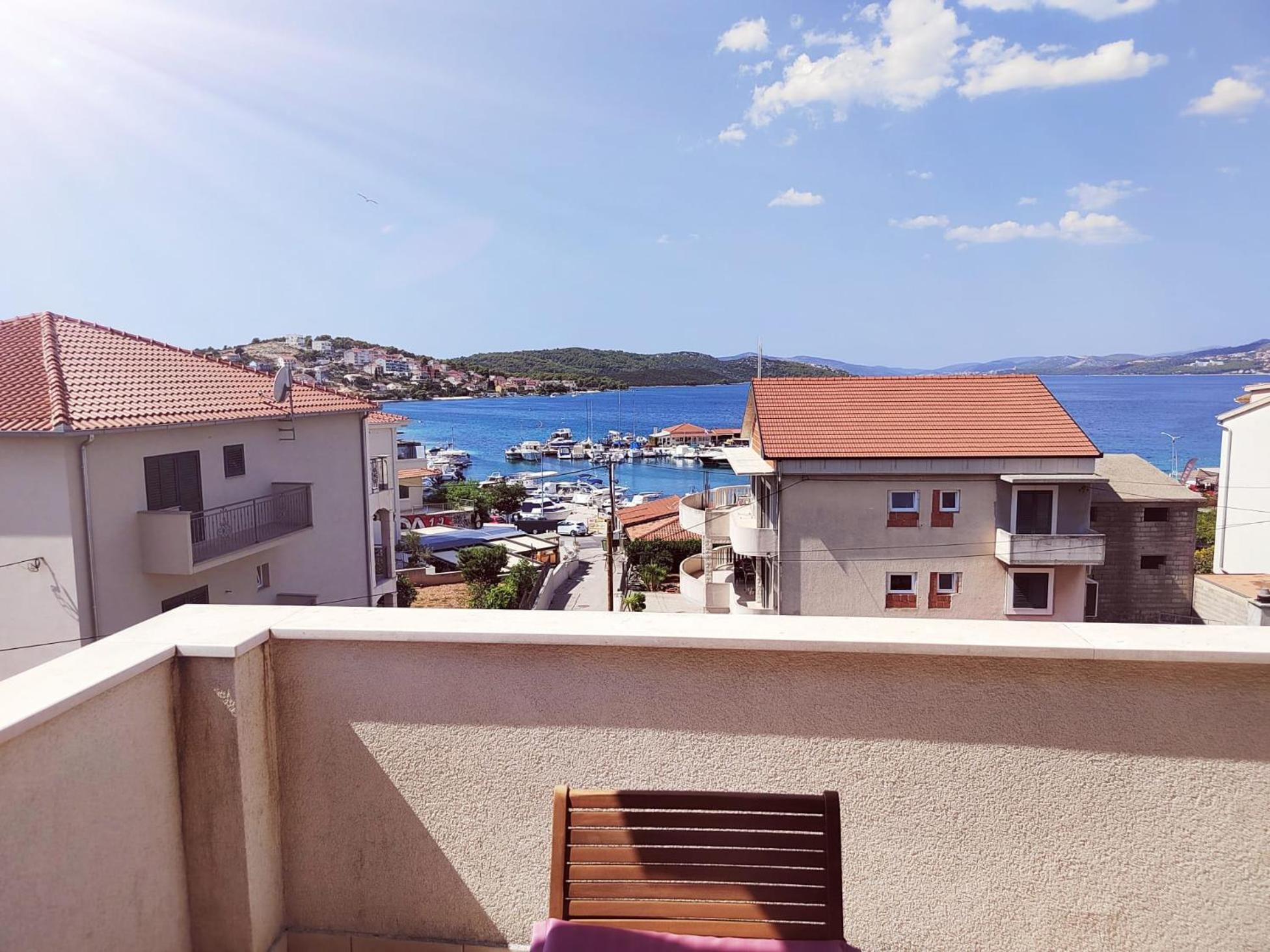 T&T Sea View Apartments Trogir Extérieur photo
