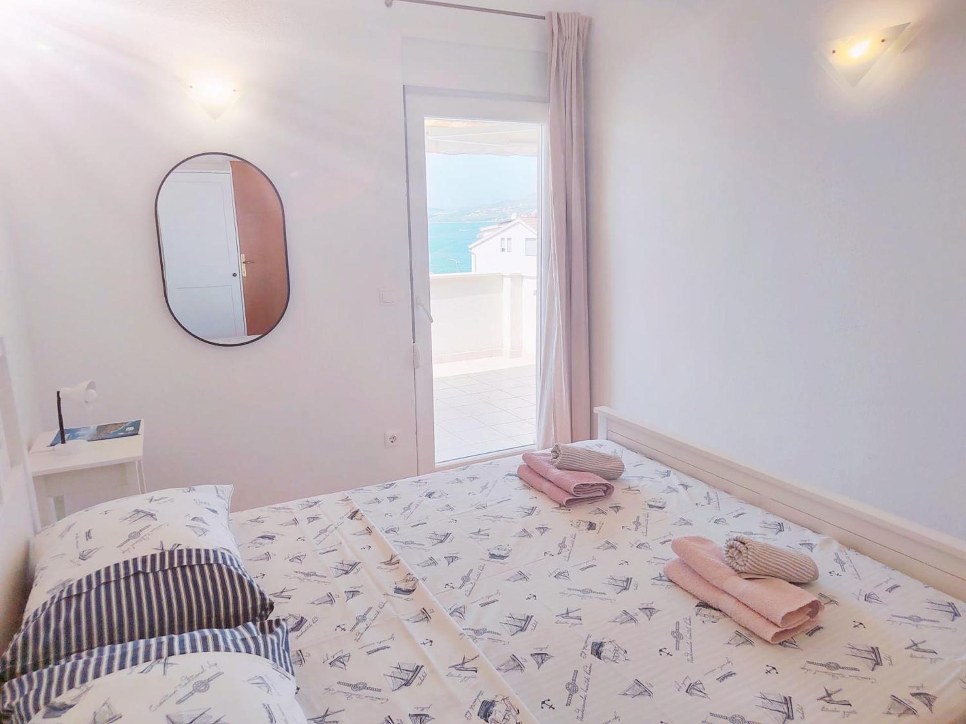 T&T Sea View Apartments Trogir Extérieur photo