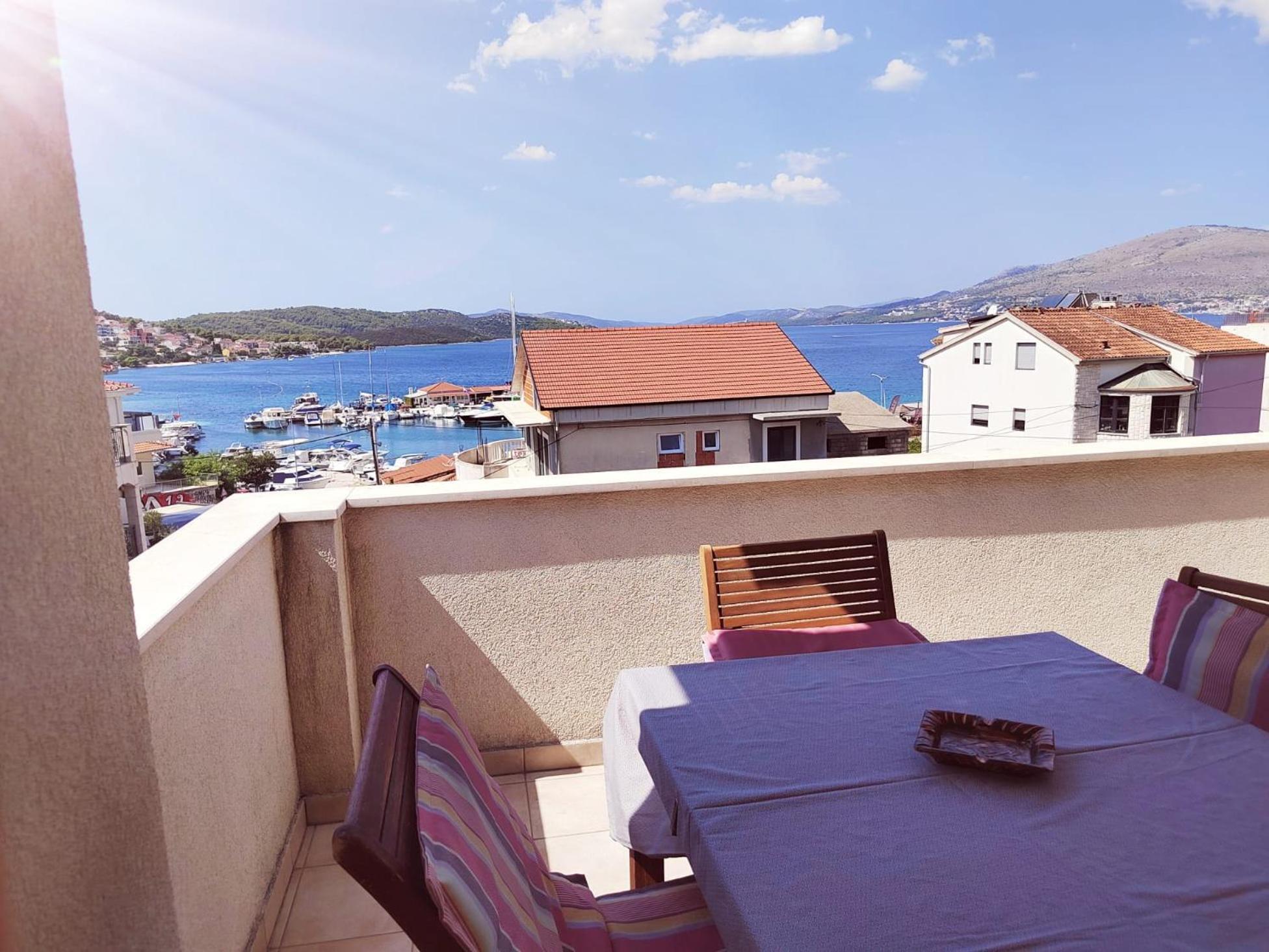 T&T Sea View Apartments Trogir Extérieur photo